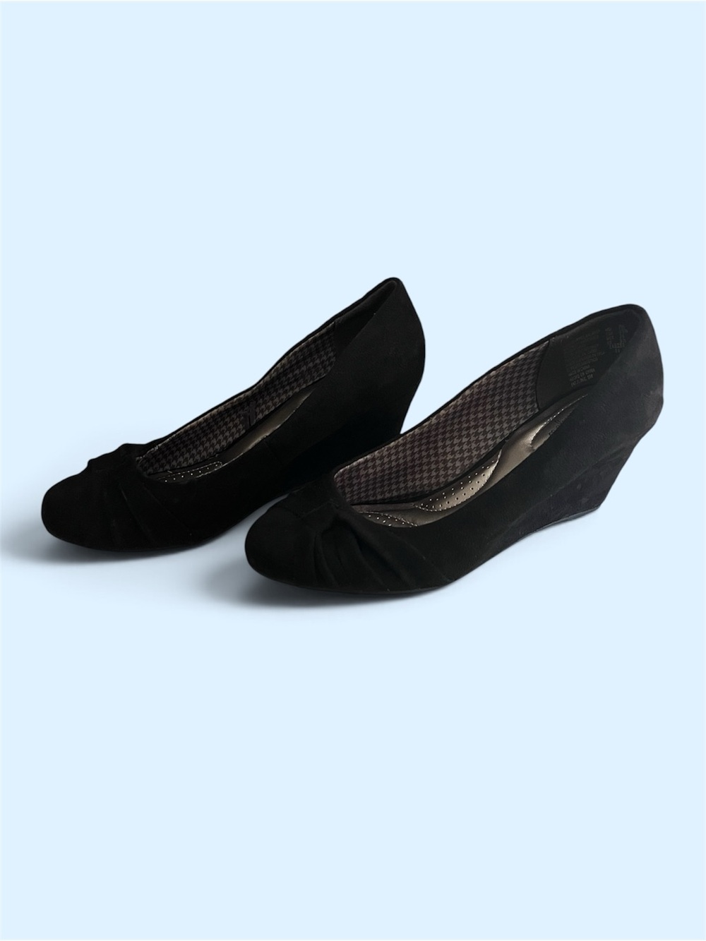 dexflex comfort Black Suede Wedge Pumps